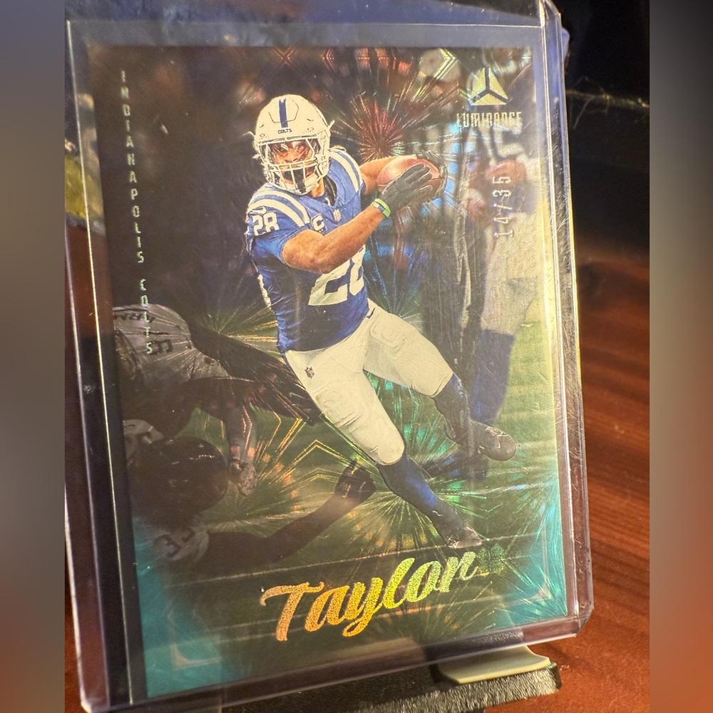 Jonathan Taylor /35 LumiIndianapolis Colts Football Card